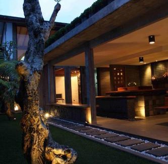 Parongpong Villa | Modern Rustic n Unique Omega Villa - Lembang