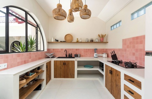 Sunset Road Villa | Modern Trendy 3BR Seminyak 10min Beach Pool
