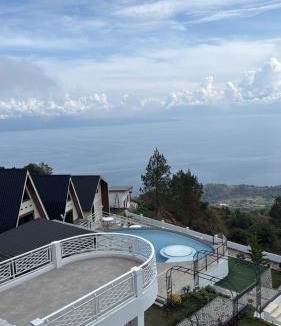 Parmonangan Hotel | Montero Glamping & Stay
