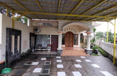 Sleman House | Nariska Suite Homestay