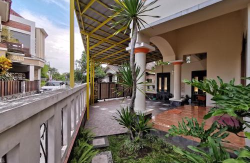 Sleman House | Nariska Suite Homestay