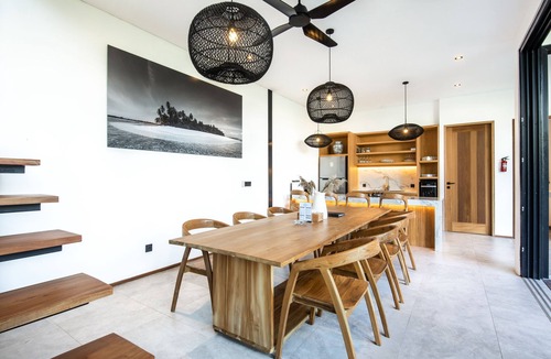 Munggu Villa | New 5BR Villa beach at 200m Canggu