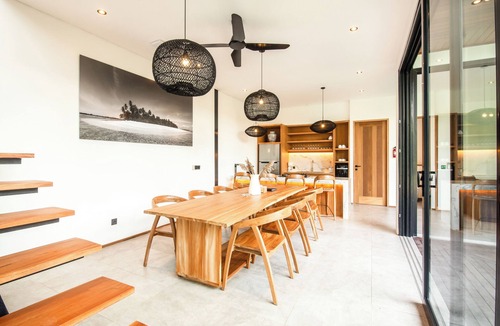 Munggu Villa | New 5BR Villa Canggu 200m to beach