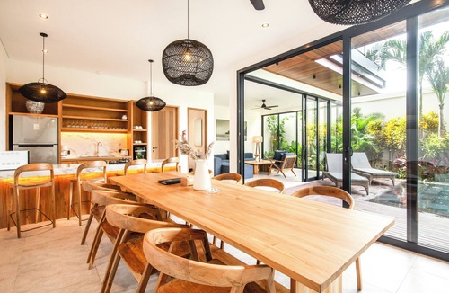Munggu Villa | New 5BR Villa Canggu 200m to beach