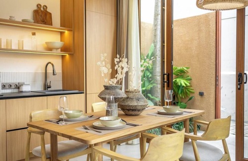 Berawa Villa | New Chic Berawa Villa Pool 2BR Walk to Beach