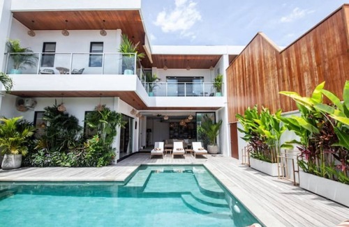 Drupadi Villa | New Villa 3 bedrooms Seminyak Oberoi 800m to beach