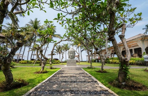 Candi Dasa Resort | Nirwana Beach & Resort