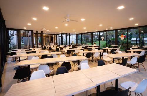 Megamendung Hotel | Nite & Day MDC Puncak - Gadog