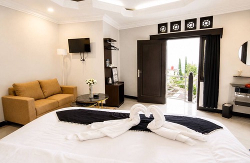 Plaosan Hotel | NOIA Hotel Sarangan