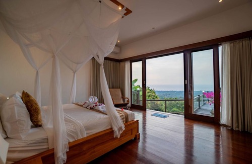 Kayu Putih Villa | Ocean and Jungle Views Soaking Bathtub Lovina