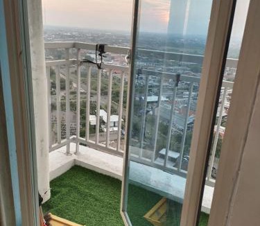 Surabaya Apartment | Orchard Tower with Netfix by AquHome