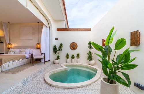 Batu Bolong Villa | Orivista Romantic 2 Private Suites + Pools Villa