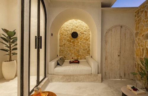 Batu Bolong Villa | Orivista Romantic 2 Private Suites + Pools Villa