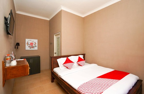 Ngadisari Hotel | OYO 1087 Homestay Potato House
