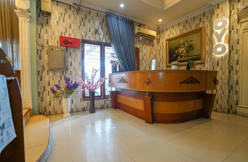 Palembang Hotel | OYO 1273 Hotel Belvena