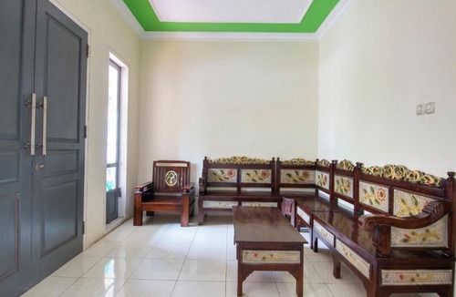 Sidomulyo Hotel | OYO 3210 Villa Aisya
