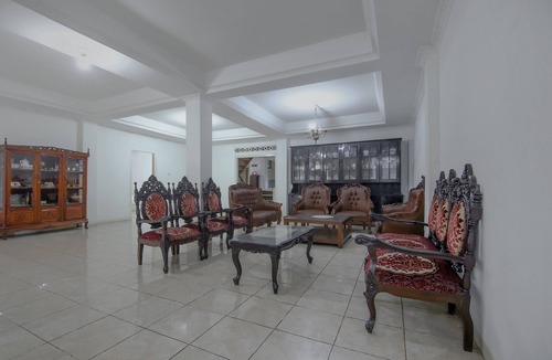 Pagar Alam House | OYO 3242 Penginapan Saa'ada Syariah
