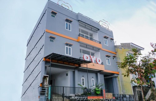 Malang Hotel | OYO 437 Hnr Homestay Syariah