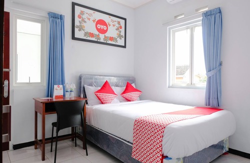 Malang Hotel | OYO 437 Hnr Homestay Syariah