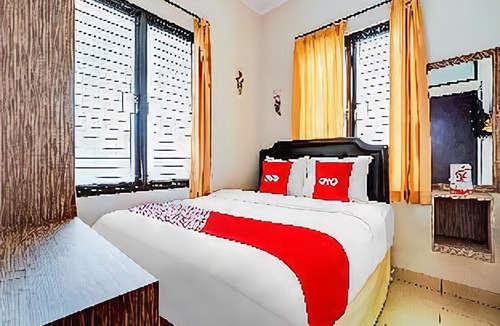 Karawang Hotel | OYO 90211 I-sidji Inn