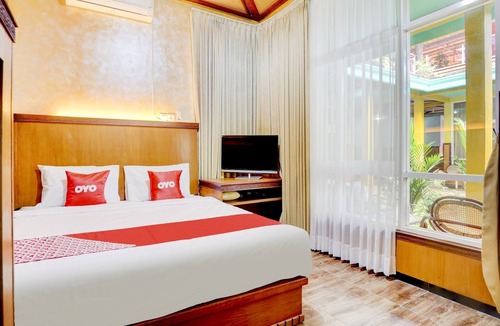Malang Hotel | OYO 90303 Cafe & Homestay Kolam Pancing
