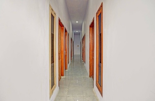 Probolinggo Hotel | OYO 90604 Menara Sakti Syariah Homestay