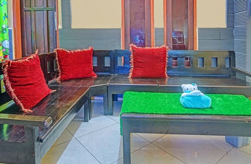 Ngaglik Hotel | OYO 91588 Ananda Guest House Batu