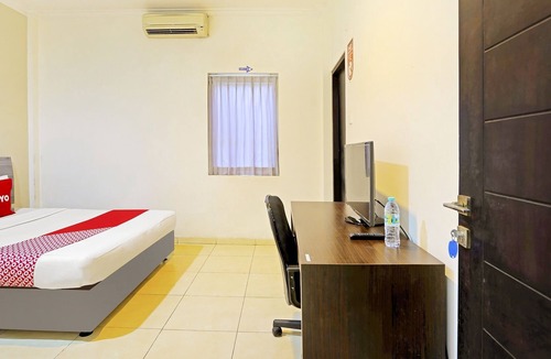 Waru Hotel | OYO Flagship 91290 Pondok Inap Shofwa 2