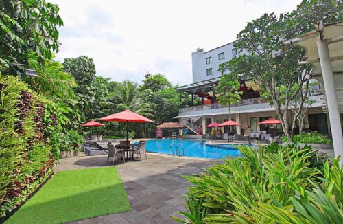 Bogor Selatan Hotel | Padjadjaran Suites Resort and Convention Hotel