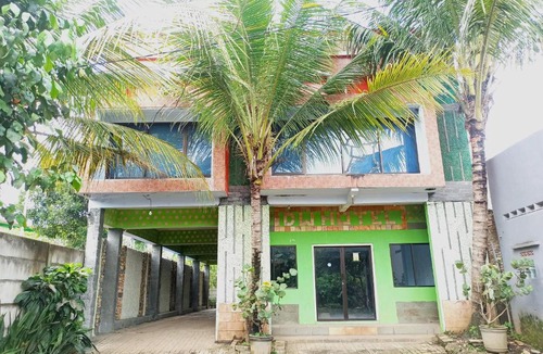 Kepanjen Hotel | Penginapan Asri Syariah