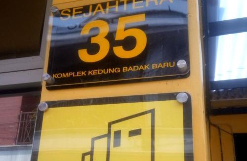 Bogor House | Penginapan Rumah Kuning Syariah