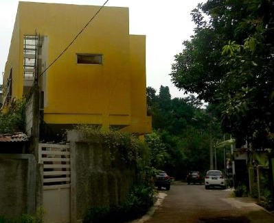 Bogor House | Penginapan Rumah Kuning Syariah