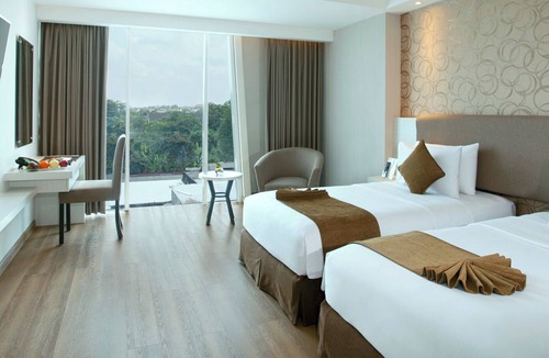 Depok Hotel | Platinum Adisucipto Hotel & Conference