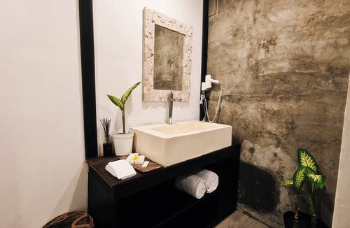 Jungut Batu Hotel | Pondok Baruna Frangipani Resort