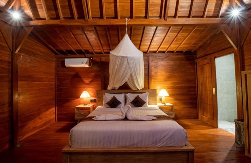Tua Bed & Breakfast | Pondok Langkih Retreat