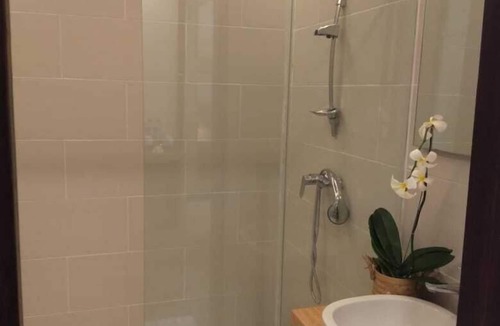 Batubelig Apartment | Private Rooms with Pool