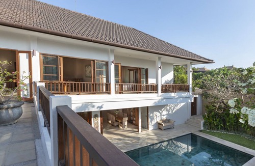 Batu Bolong Villa | Puri Temple Luxury 3 Bedroom Villa, Pool Table-Canggu