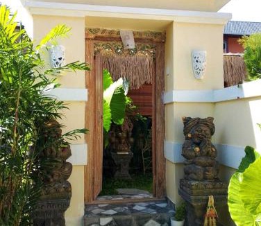 Mambal Bed & Breakfast | Puri Ume Dewi Deluxe Room