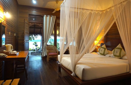 Mansuar Island Bed & Breakfast | Raja Ampat Dive Lodge