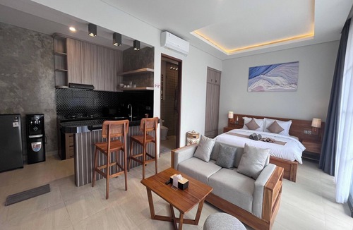 Sunset Road Hotel | Ranala Coliving