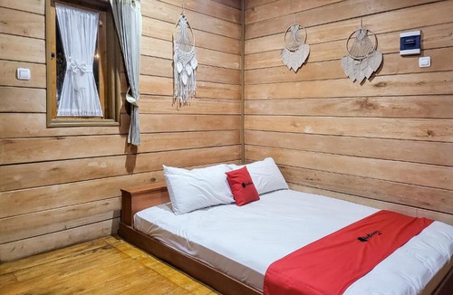 Cisurupan House | RedDoorz at Boemi Abah Garut