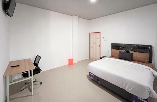 Banjarmasin Hotel | RedDoorz at Ideal Home Banjarmasin