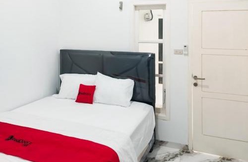 Rajabasa Hotel | RedDoorz at Jalan Terusan Ryacudu near Exit Tol Kotabaru Lampung