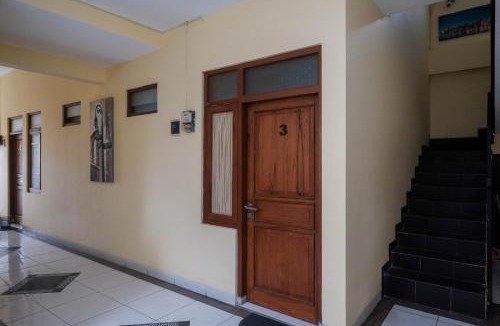 Grogol Hotel | RedDoorz at Solo Baru