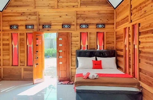 Ciwaru Hotel | RedDoorz @ Geopark Ciletuh Sukabumi