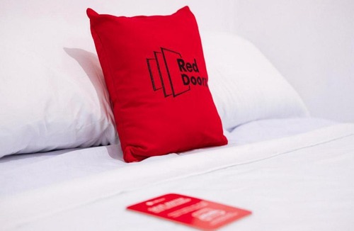Prabumulih Hotel | RedDoorz @ Jalan Padat Karya Prabumulih