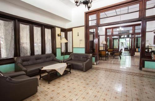 Kauman House | RedDoorz near Balai Kota Malang