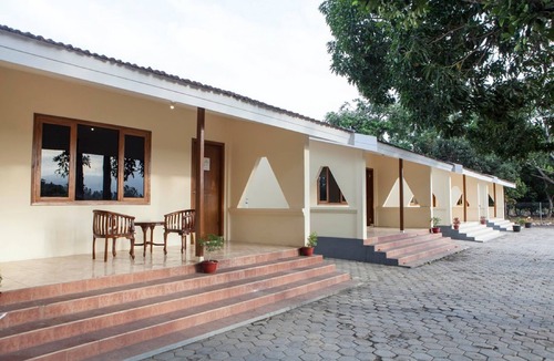 Wonorejo Hotel | RedDoorz near Baluran National Park