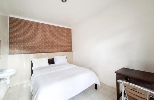 Laweyan Hotel | RedDoorz near Jalan Slamet Riyadi Solo