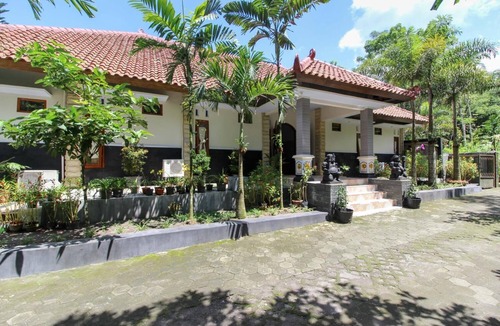 Pakem Hotel | RedDoorz near Museum Gunung Merapi